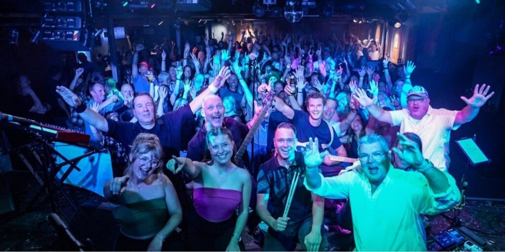 Bandfoto van Awoei!, Doe Maar tribute
